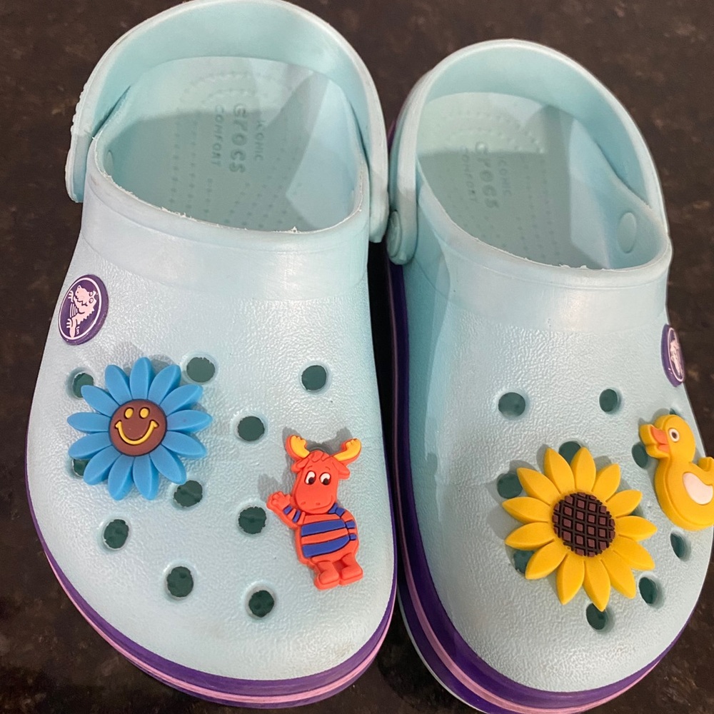 Crocs girl light blue & purple size 11c